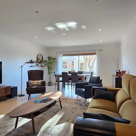 Falesia Townhouse - Walk To - Pool - Garage Semesterbostad
