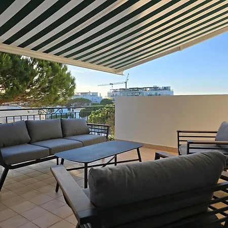 Falesia Townhouse - Walk To - Pool - Garage Semesterbostad