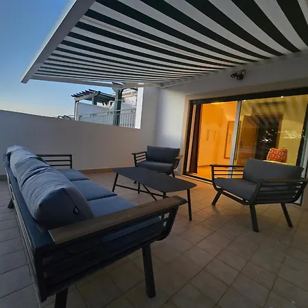 Falesia Townhouse - Walk To - Pool - Garage