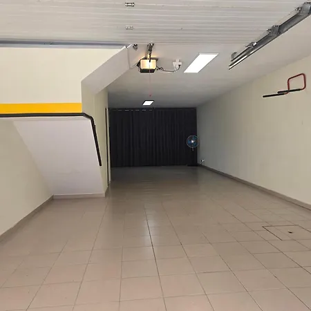 Falesia Townhouse - Walk To - Pool - Garage Semesterbostad
